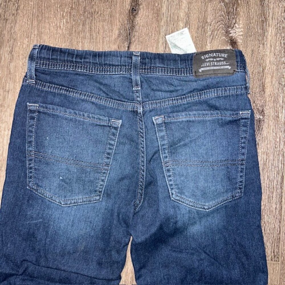 Adjustable Waist Levis Signature Relaxed Straight Leg Blue Jeans Size 14 Reg - Picture 7 of 7